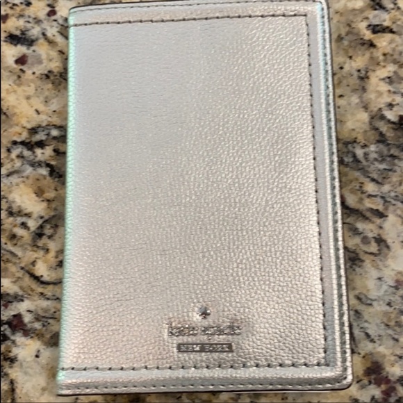 KATE SPADE | PASSPORT HOLDER - Picture 6 of 6